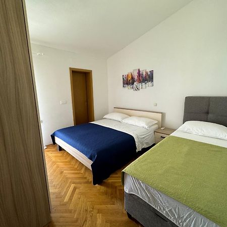 Apartmani Niks Makarska Luaran gambar